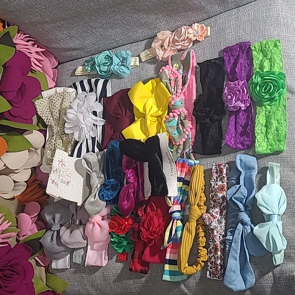 25 Little Girls Bows / Headbands